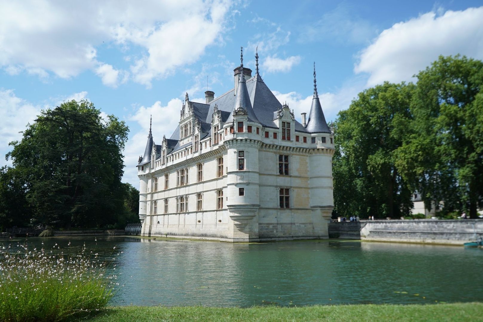 Château Renaissance au bord d